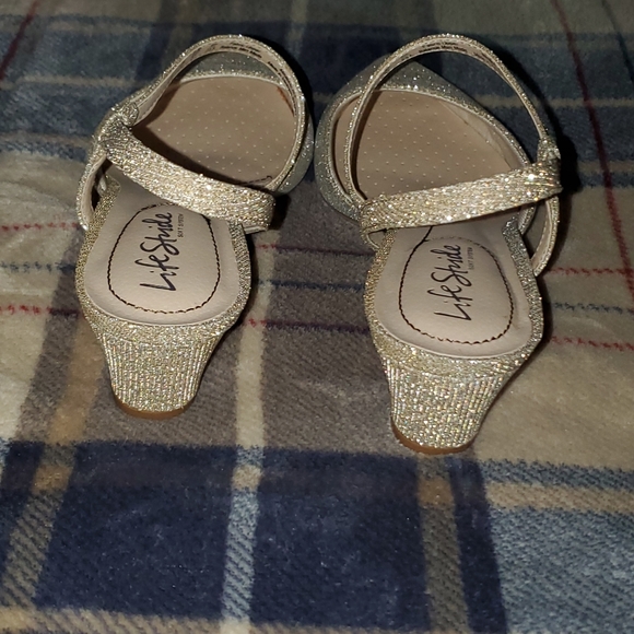 Life Stride Minimalist sling back dressy pumps. Gold. Size 7. Brand new. - Picture 4 of 6